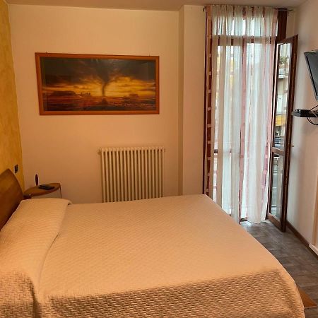 Intero Appartamento Parma - Con Sky Wi-Fi E Tv - Zona Fiera Roncopascolo Exterior foto